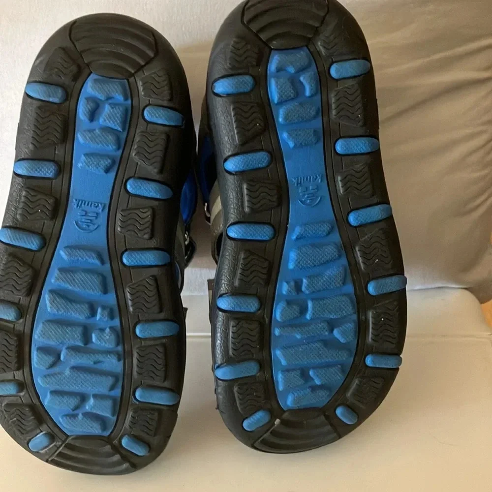 KAMIK Child’s Size 12 Charcoal & Gray Sandals Hook & Loop w/velcro strap..EUC